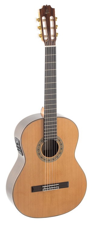 GUITARRA-CLASICA-ADMIRA-A15-ELECTRIFICADA-CON-FISHMAN-SERIE-ARTESANIA_All_1488_1.png