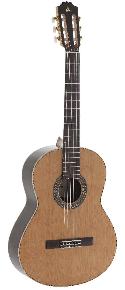 GUITARRA-CLASICA-ADMIRA-A8-ELECTRIFICADA-CON-FISHMAN-SERIE-ARTESANIA_All_2750_1.png